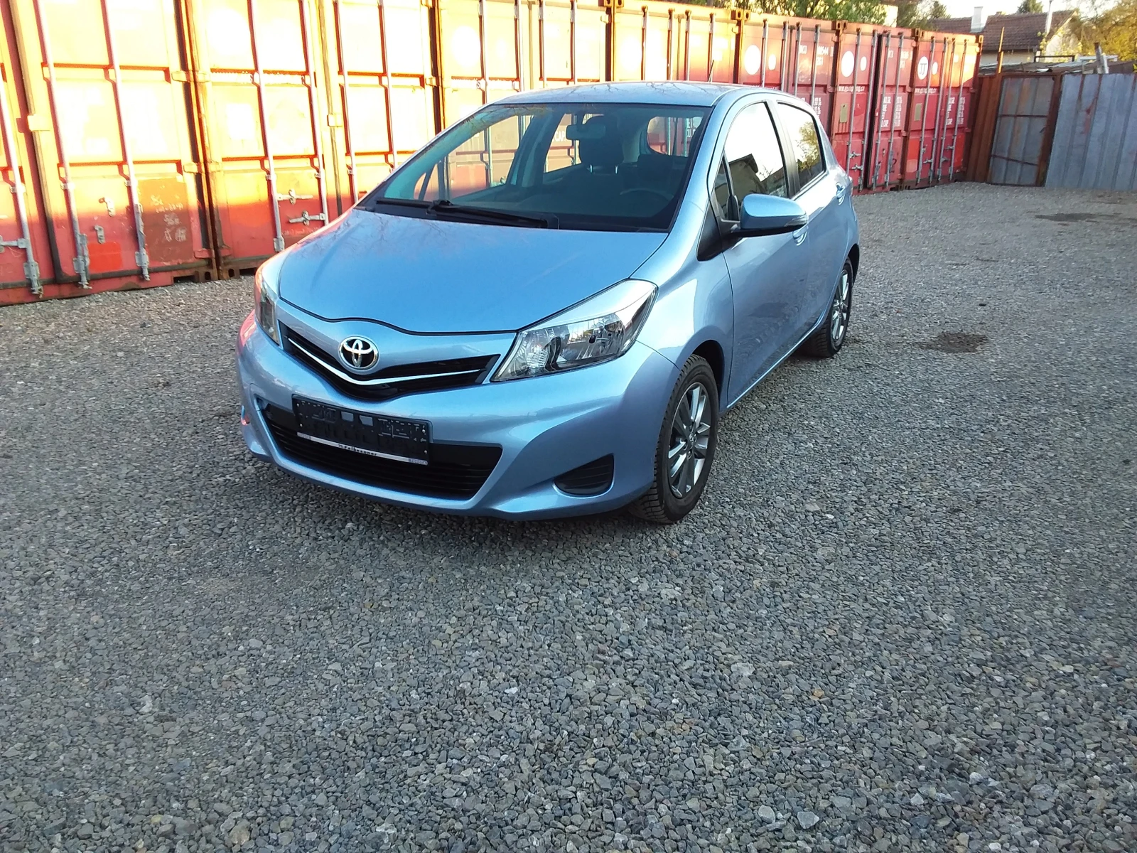 Toyota Yaris  - изображение 3