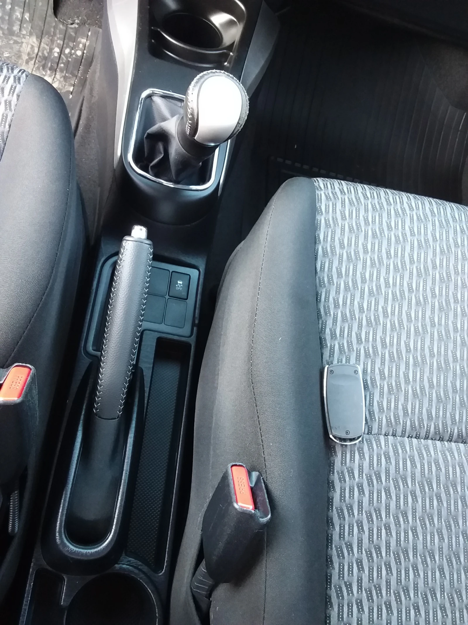 Toyota Yaris  - изображение 5