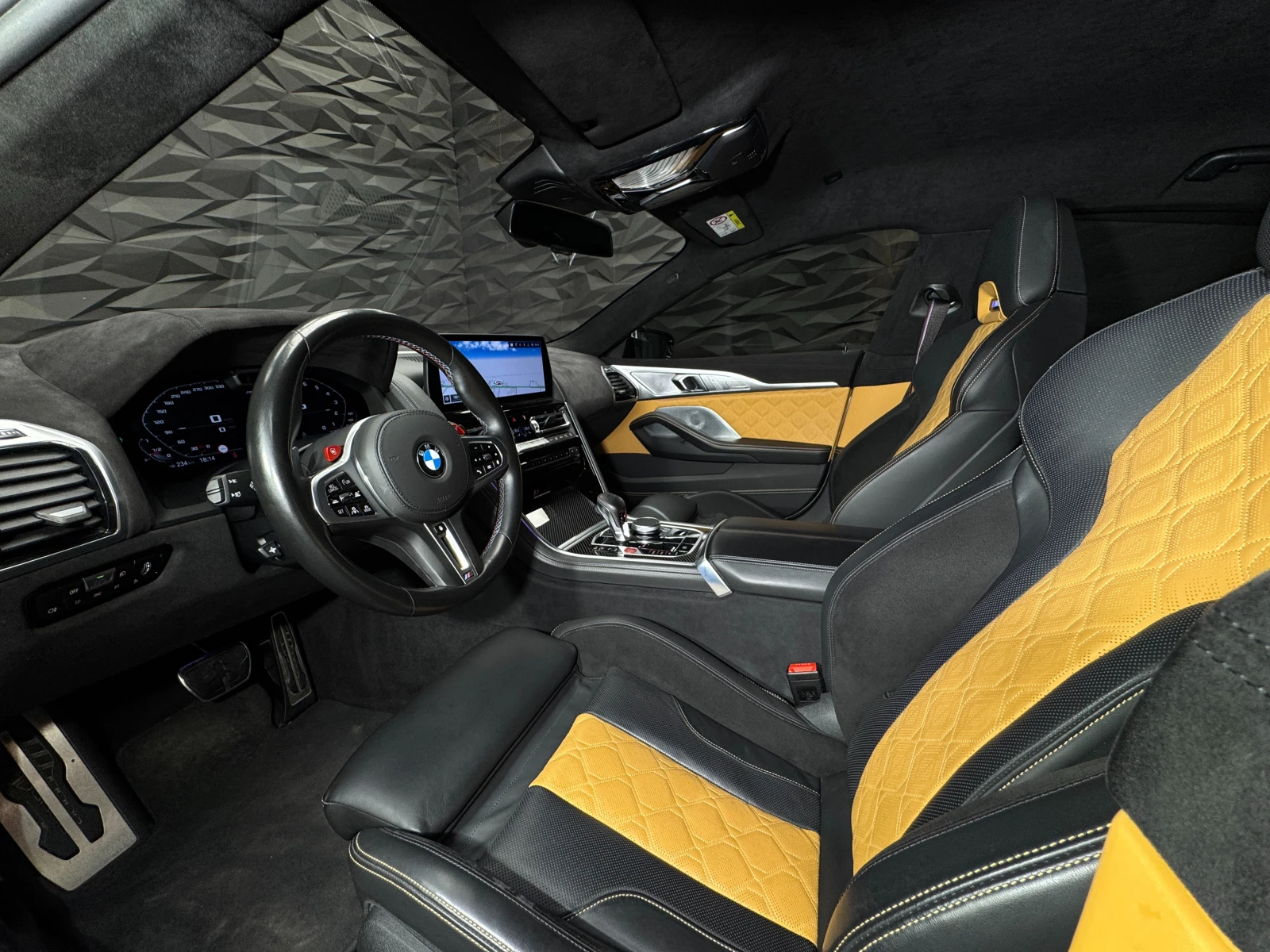 BMW M8 Competition Akrapovic* B&W* 360* Carbon - изображение 2
