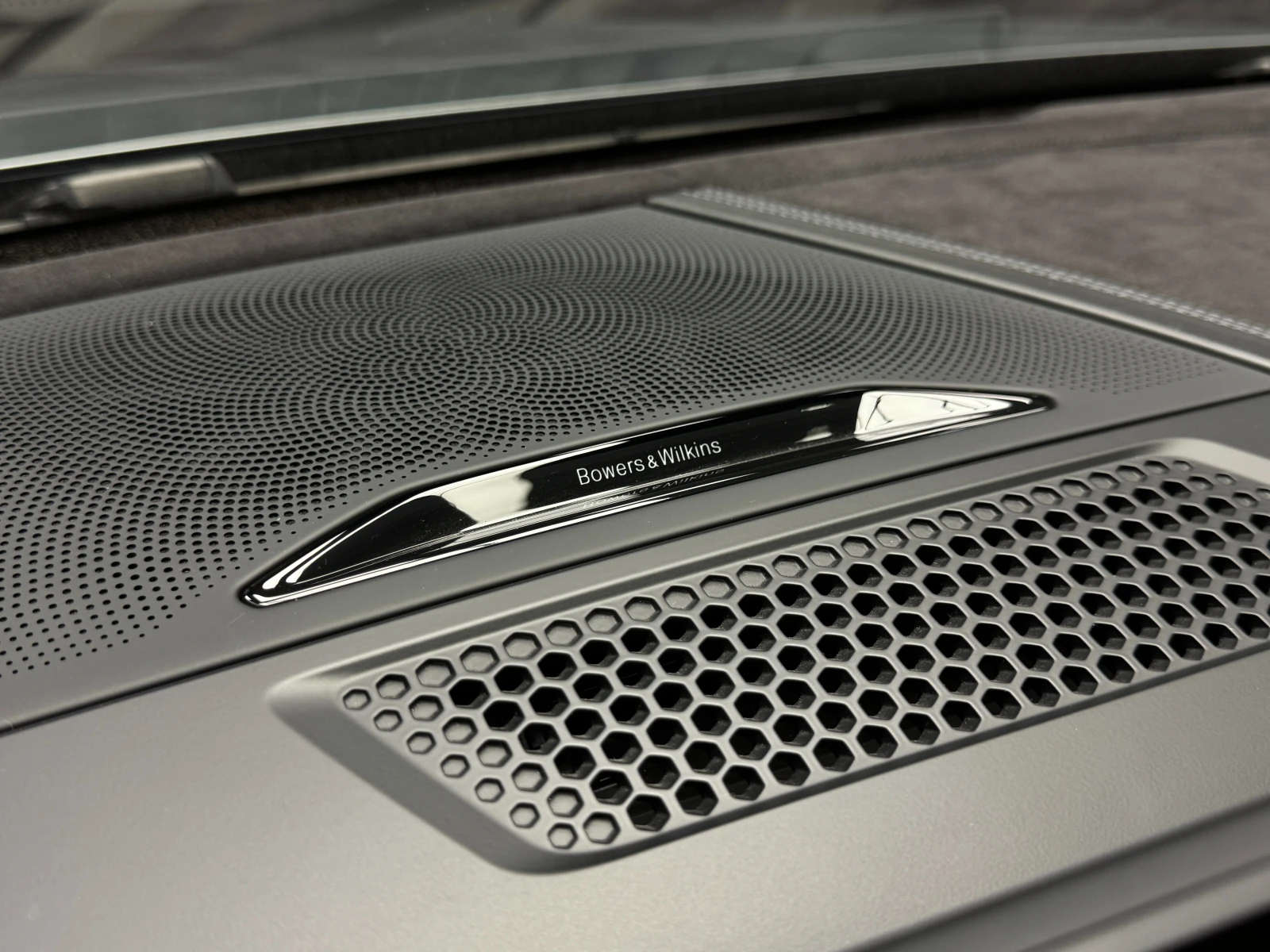 BMW M8 Competition Akrapovic* B&W* 360* Carbon - изображение 9