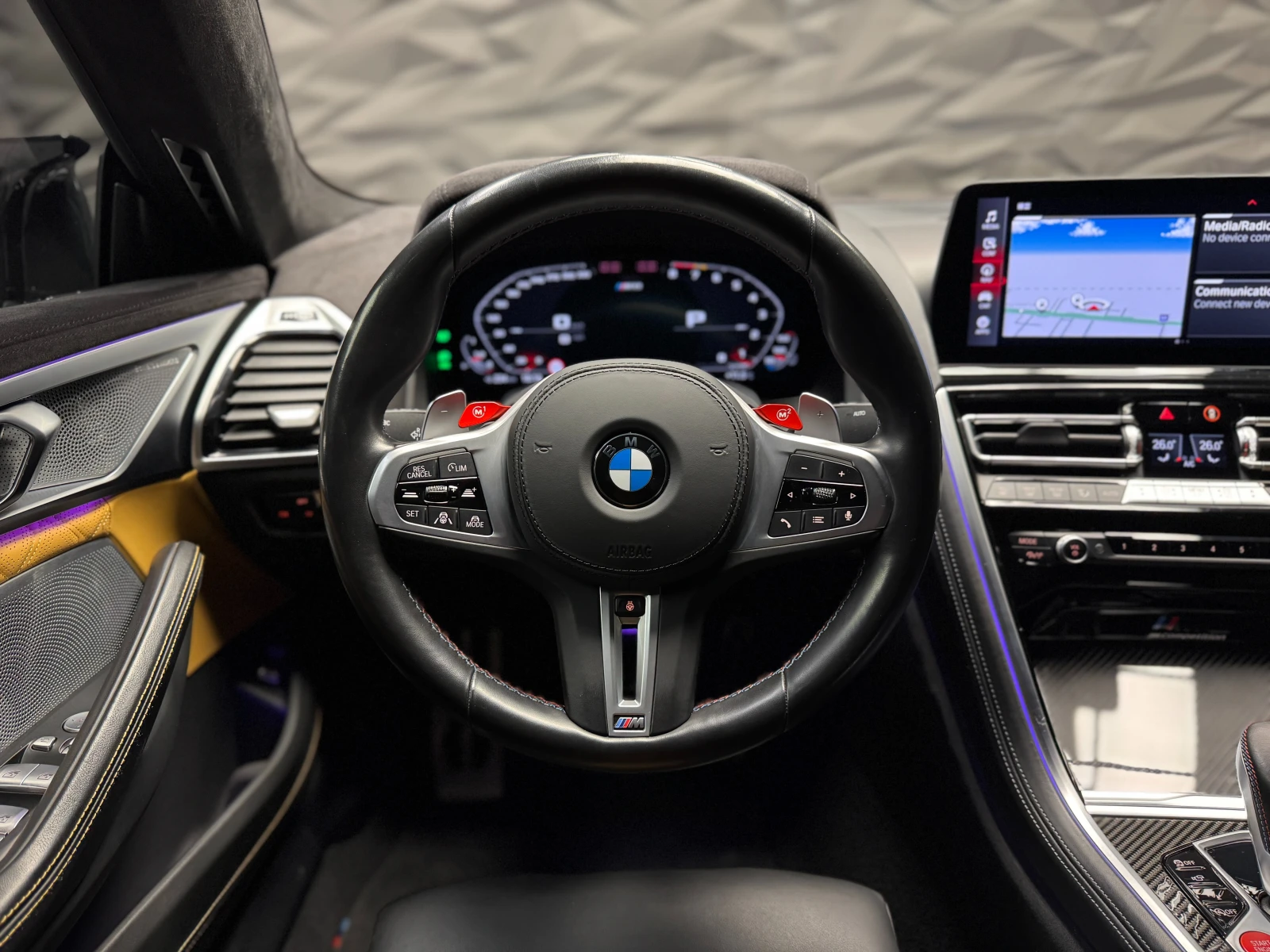 BMW M8 Competition Akrapovic* B&W* 360* Carbon - изображение 7