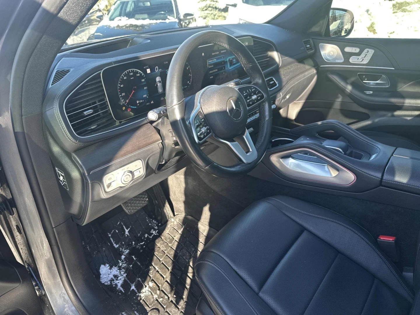 Mercedes-Benz GLE 450 4M* AMG-pkg* Пано* Подгрев* Burmester* 360View - изображение 6