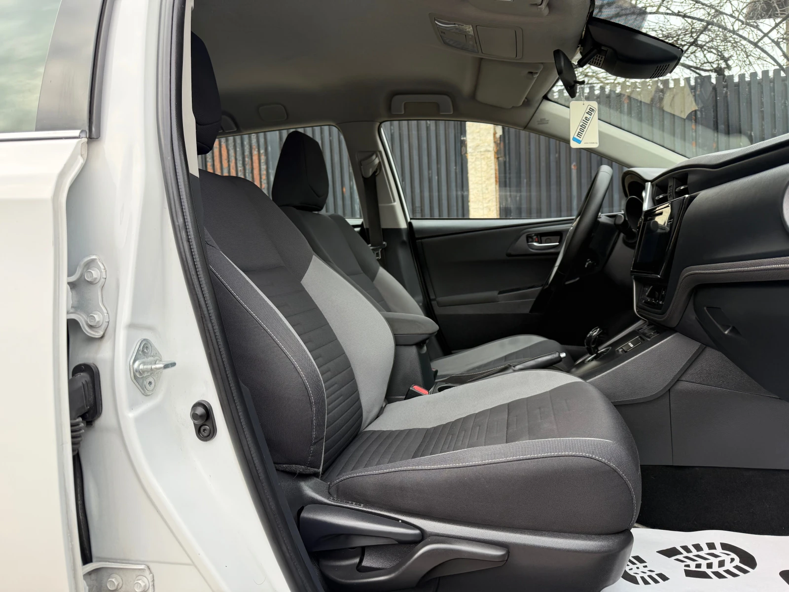 Toyota Auris 1.8 HYBRID | Mobile.bg � ����������� 8