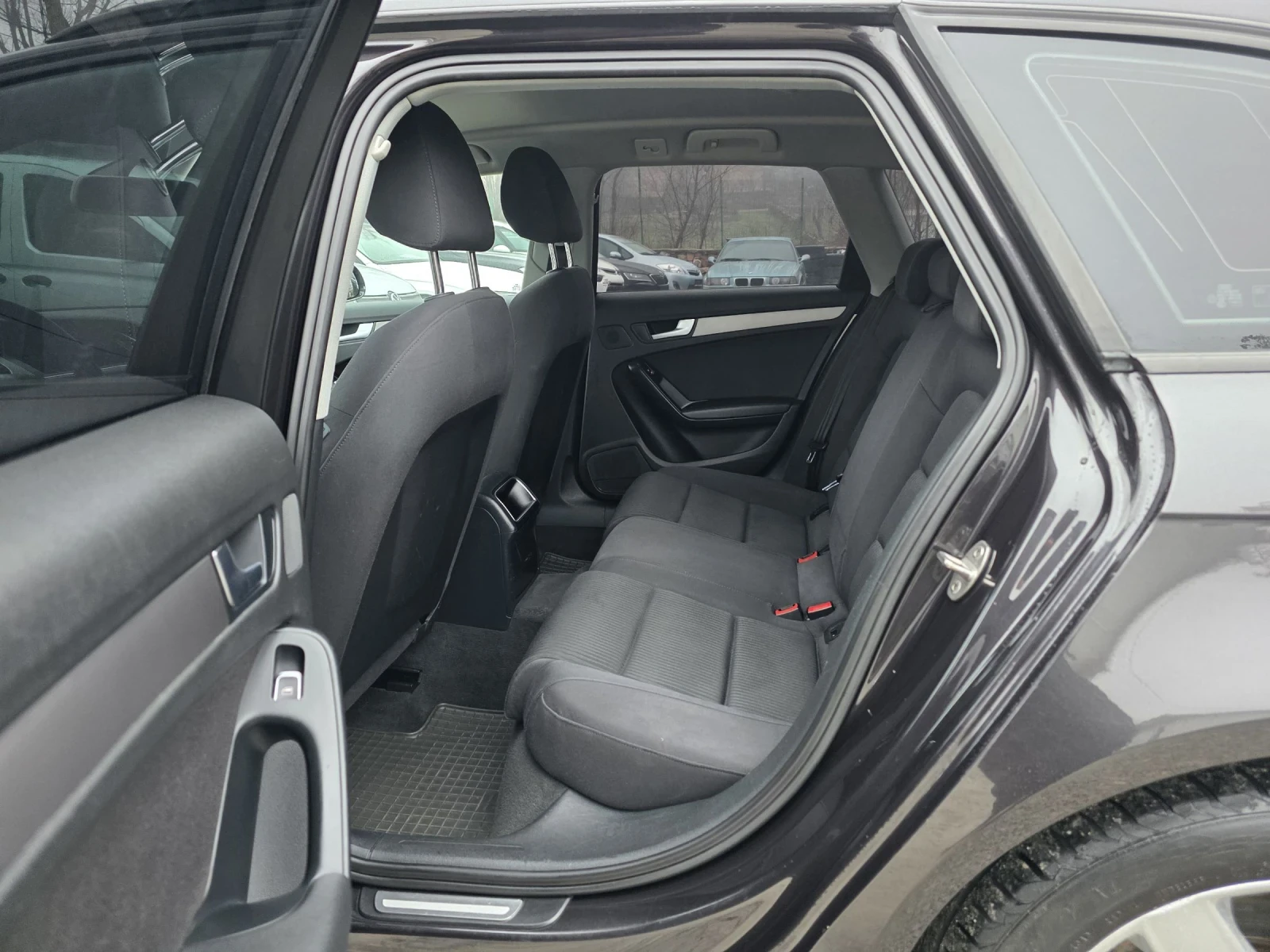 Audi A4 2.0 TDI 143 �.�. �������� / ���� / �����������  | Mobile.bg � ����������� 10