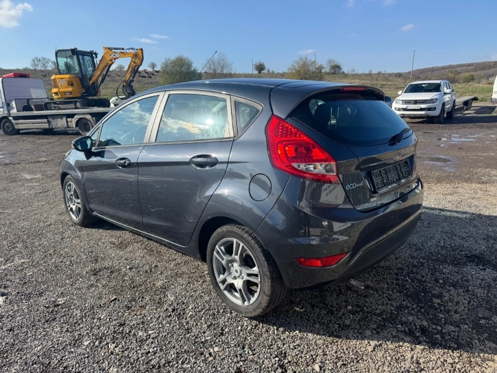 Ford Fiesta 1.6 tdci, снимка 11 - Автомобили и джипове - 53773630