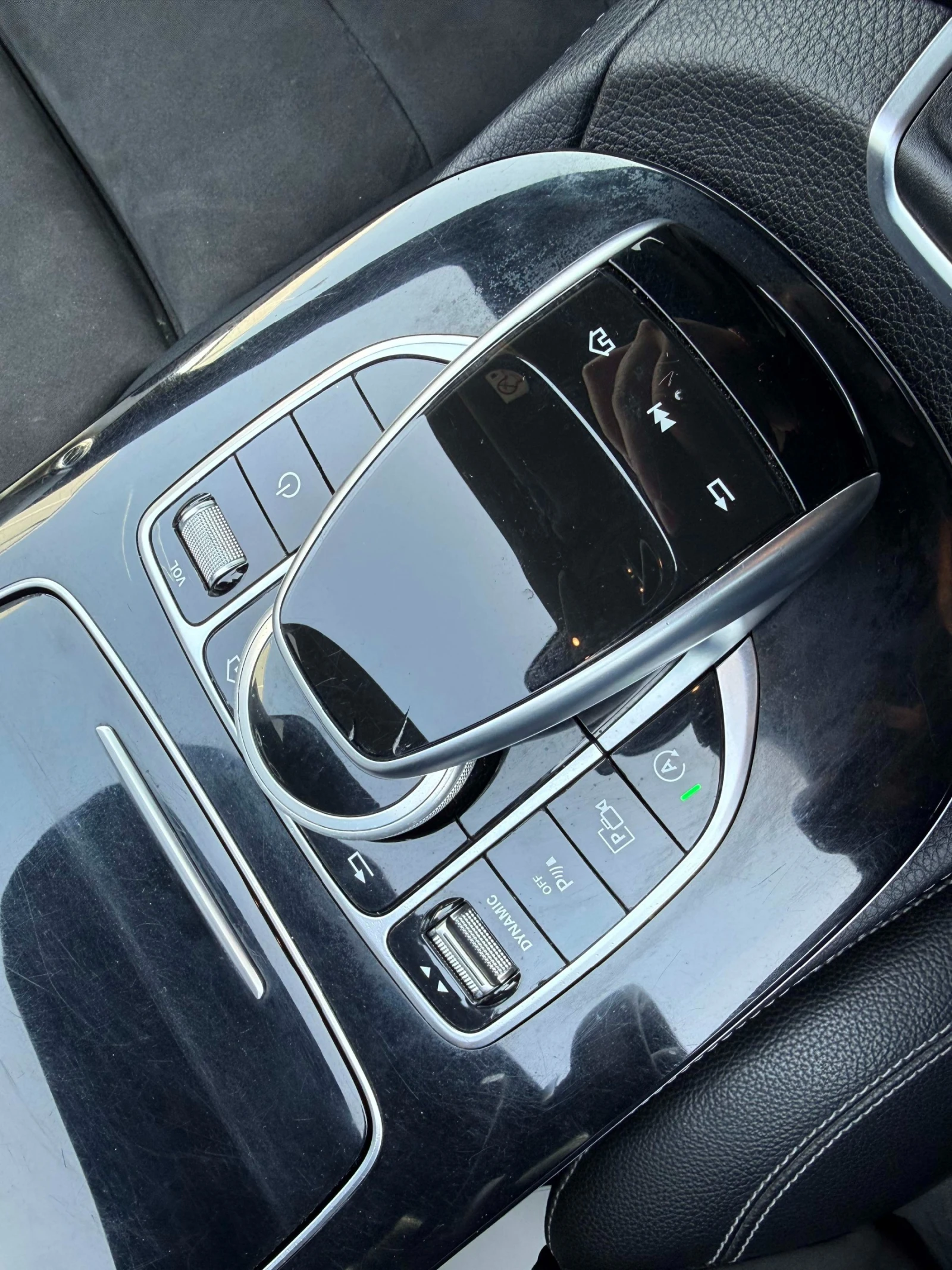 Mercedes-Benz E 220 АМГ пакет/Седан, снимка 11 - Автомобили и джипове - 53894124