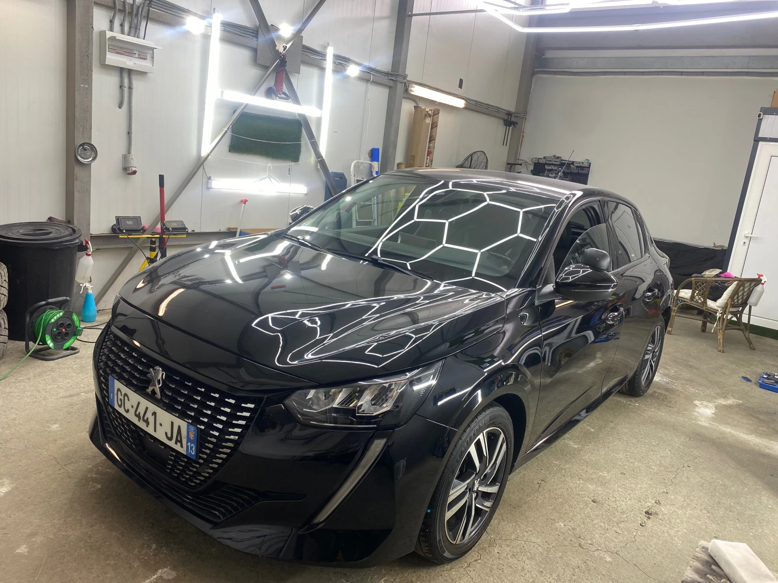 Peugeot 208 1, 5  Учебна, снимка 2 - Автомобили и джипове - 54199015