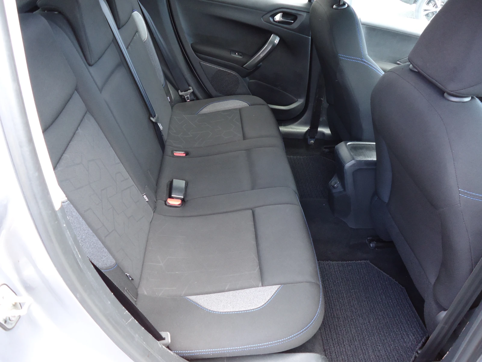 Peugeot 2008 1.6 BlueHDI 100 �.�. | Mobile.bg � ����������� 10