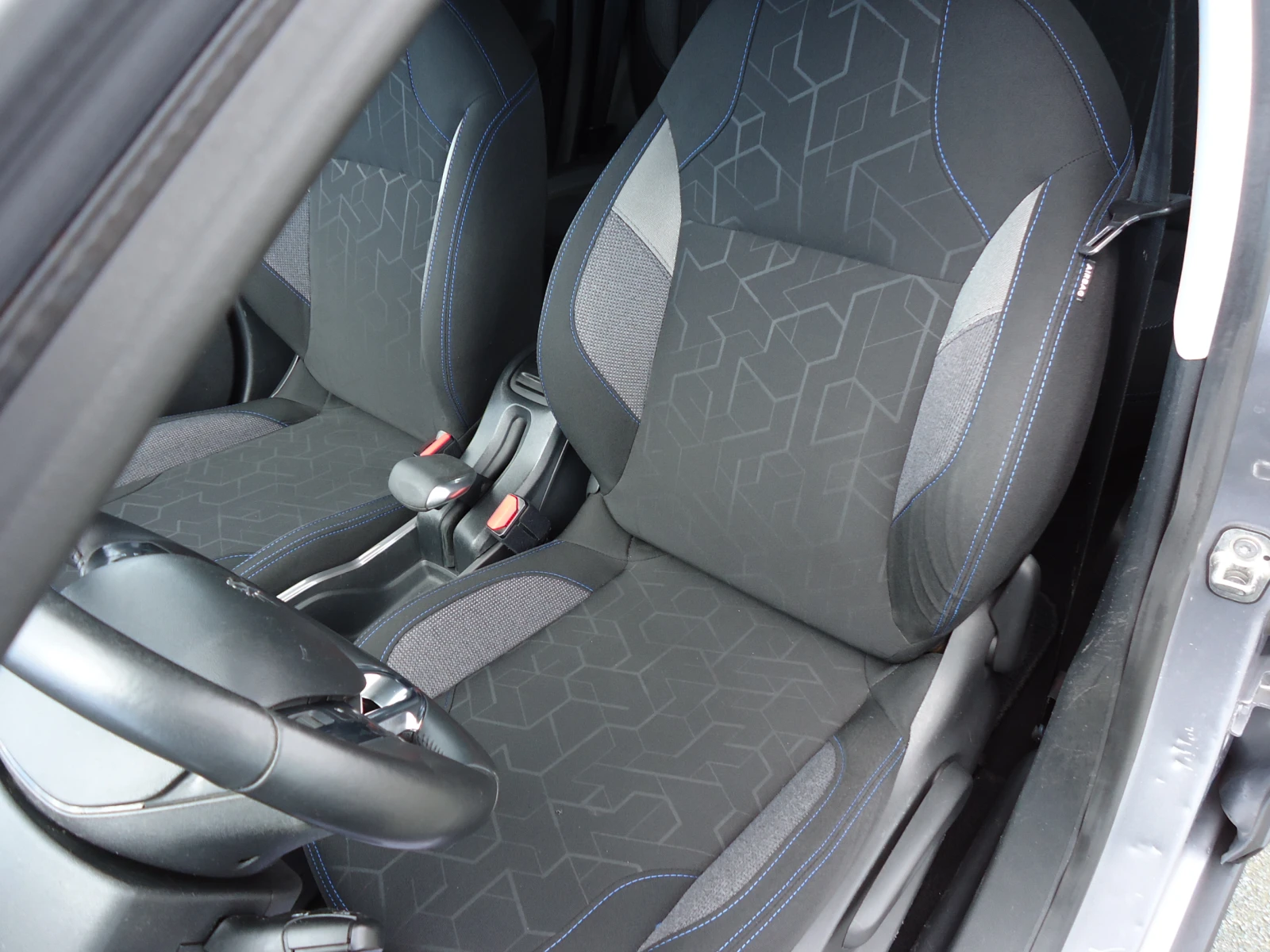 Peugeot 2008 1.6 BlueHDI 100 �.�. | Mobile.bg � ����������� 13