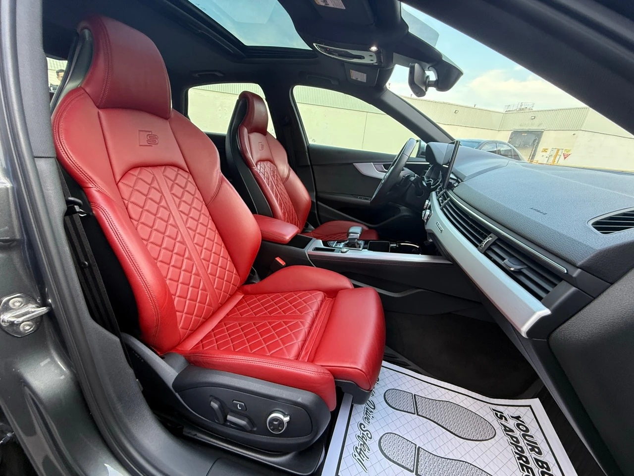 Audi S5 Progressiv/Red Interior/Carfax, снимка 10 - Автомобили и джипове - 54429970