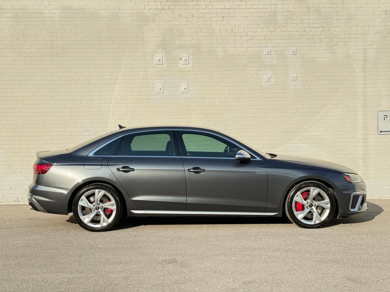 Audi S5 Progressiv/Red Interior/Carfax, снимка 3 - Автомобили и джипове - 54429970