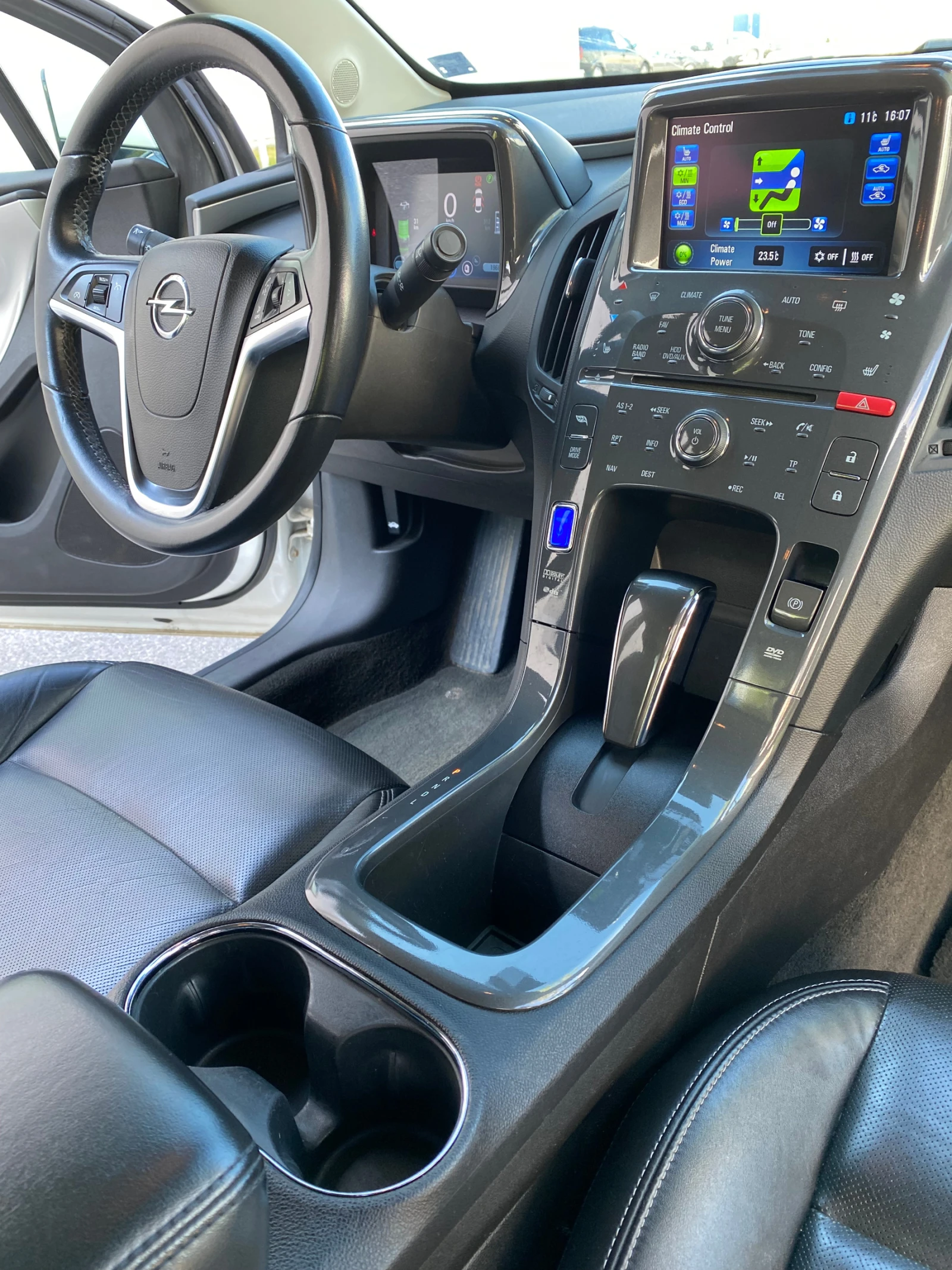 Opel Ampera, снимка 7 - Автомобили и джипове - 54459138