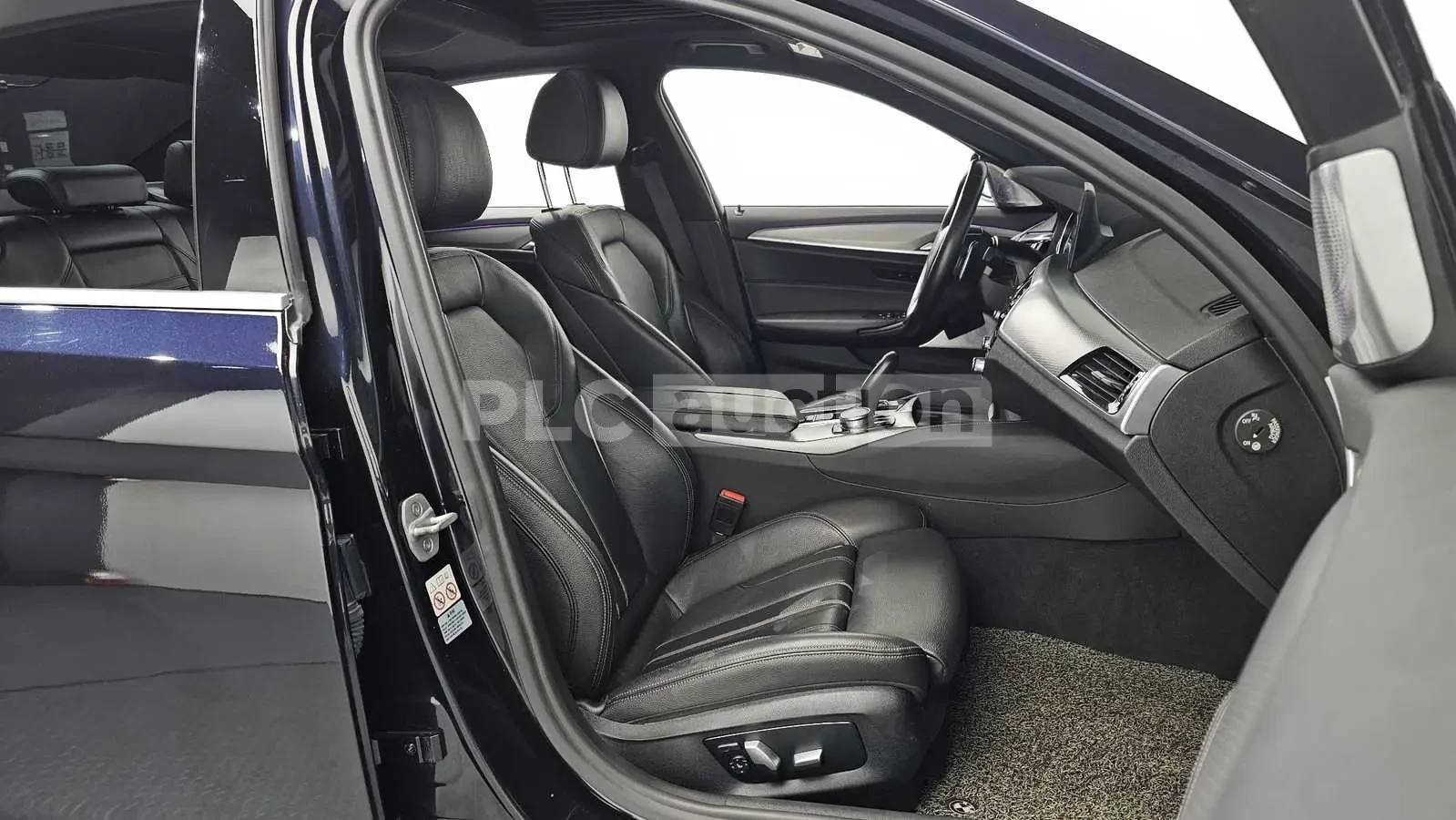 BMW 520 d M PACK| H KARDON| HEADS UP| ПАНО| ВКЛ.ТЕХНОТЕСТ, снимка 9 - Автомобили и джипове - 54752315