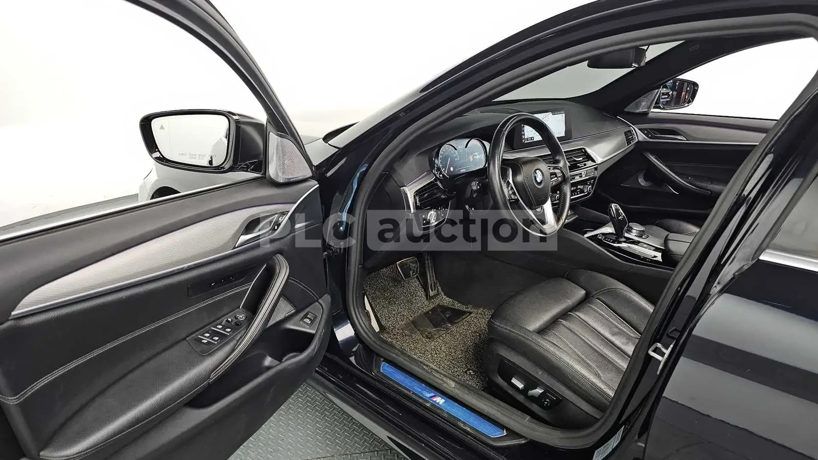BMW 520 d M PACK| H KARDON| HEADS UP| ПАНО| ВКЛ.ТЕХНОТЕСТ, снимка 5 - Автомобили и джипове - 54752315