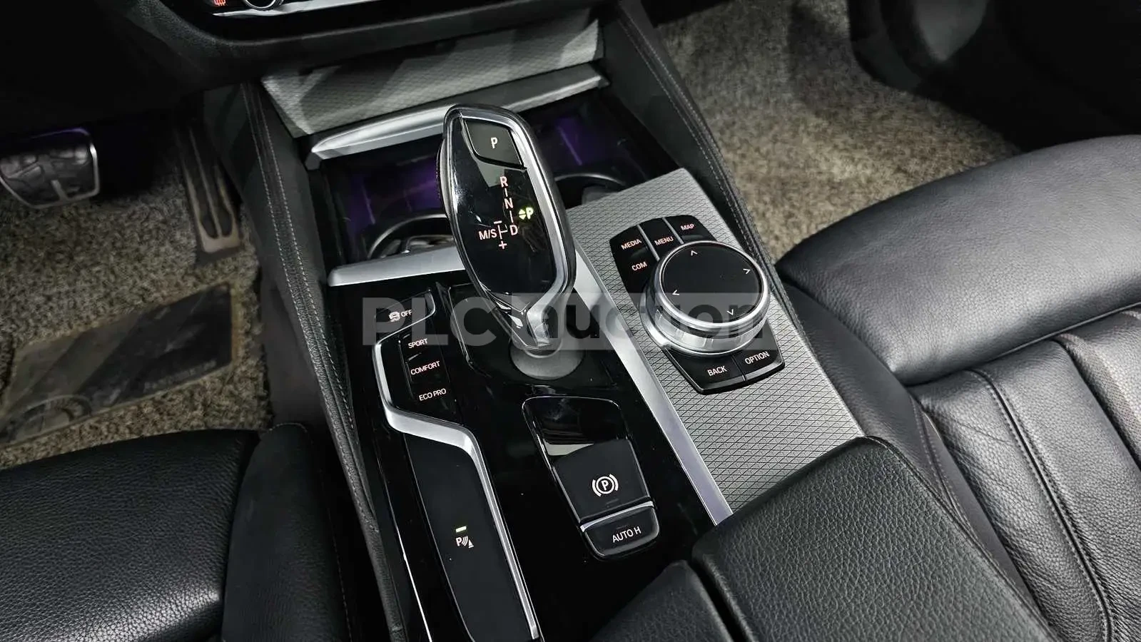 BMW 520 d M PACK| H KARDON| HEADS UP| ПАНО| ВКЛ.ТЕХНОТЕСТ, снимка 8 - Автомобили и джипове - 54752315
