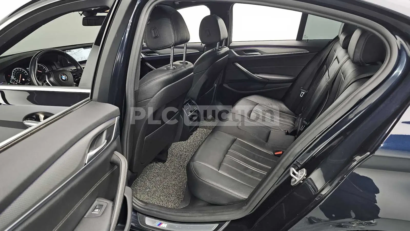 BMW 520 d M PACK| H KARDON| HEADS UP| ПАНО| ВКЛ.ТЕХНОТЕСТ, снимка 14 - Автомобили и джипове - 54752315