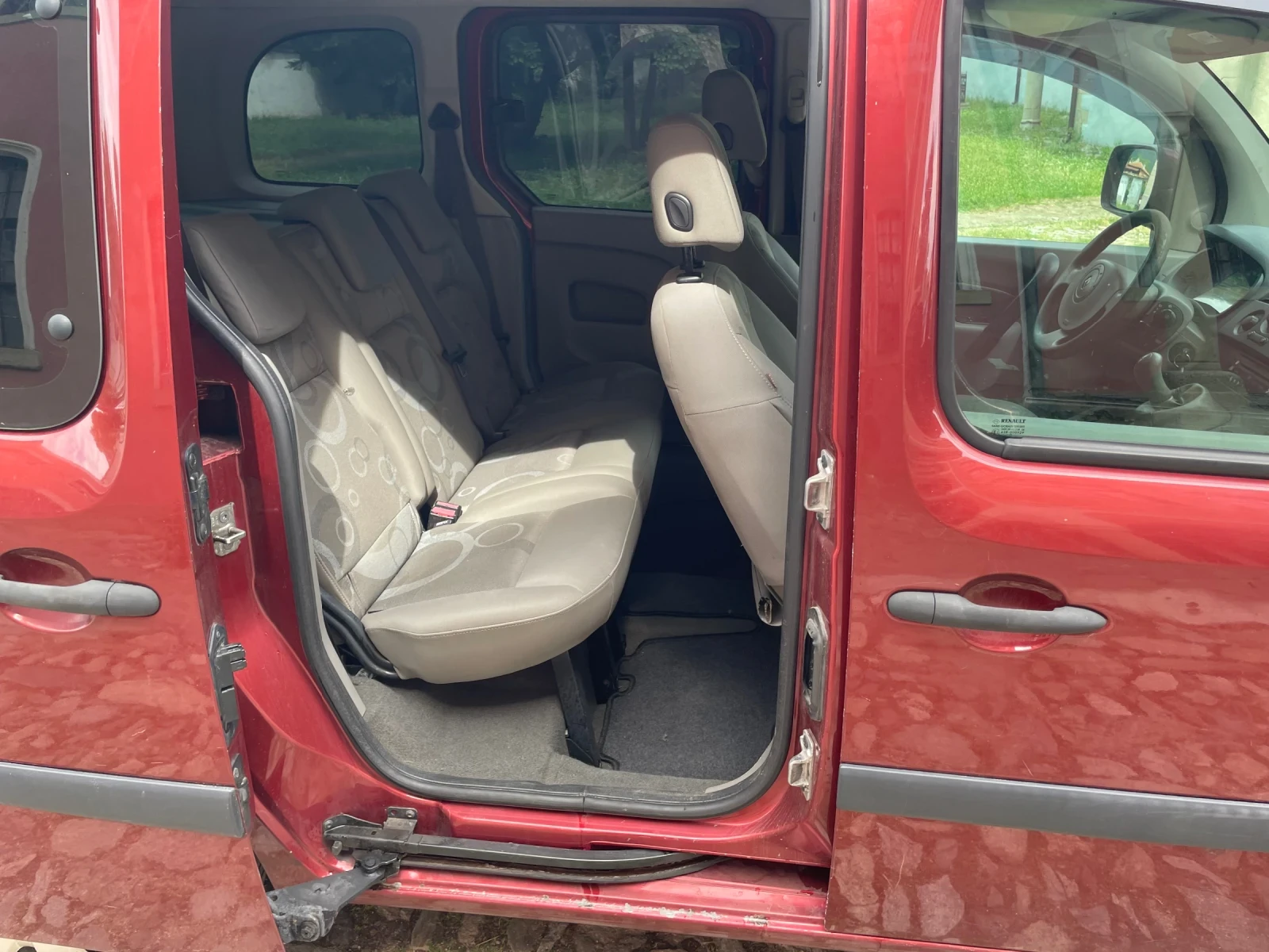 Renault Kangoo 1.5DCI 86ks ТОВАРОПЪТНИЧЕСКО КЛИМАТИК, снимка 12 - Автомобили и джипове - 55018280