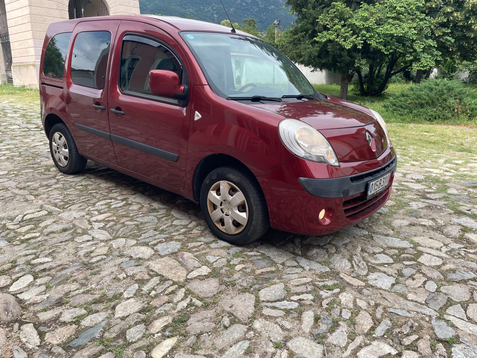Renault Kangoo 1.5DCI 86ks ТОВАРОПЪТНИЧЕСКО КЛИМАТИК, снимка 7 - Автомобили и джипове - 55018280