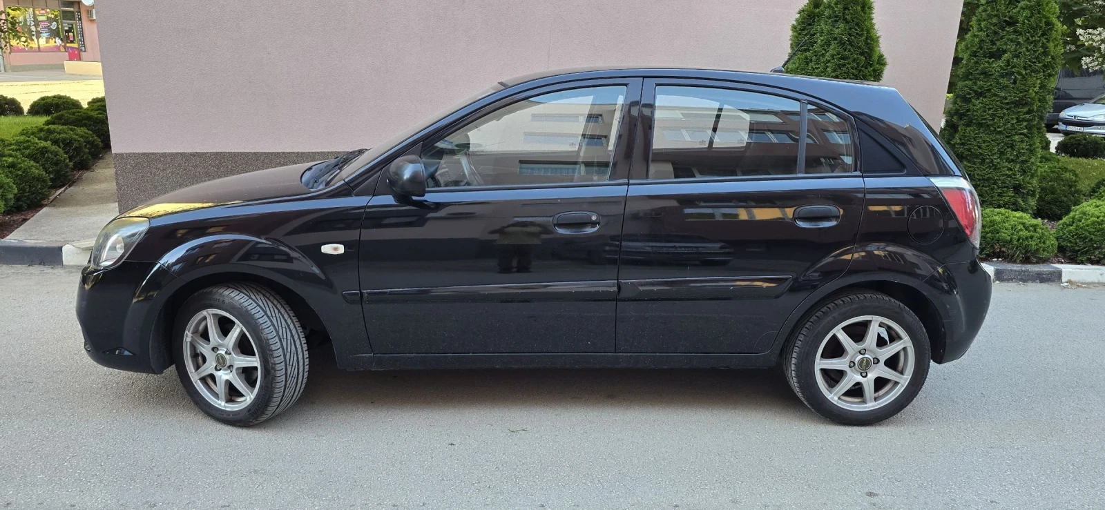 Kia Rio 1.4i, , снимка 2 - Автомобили и джипове - 55096180