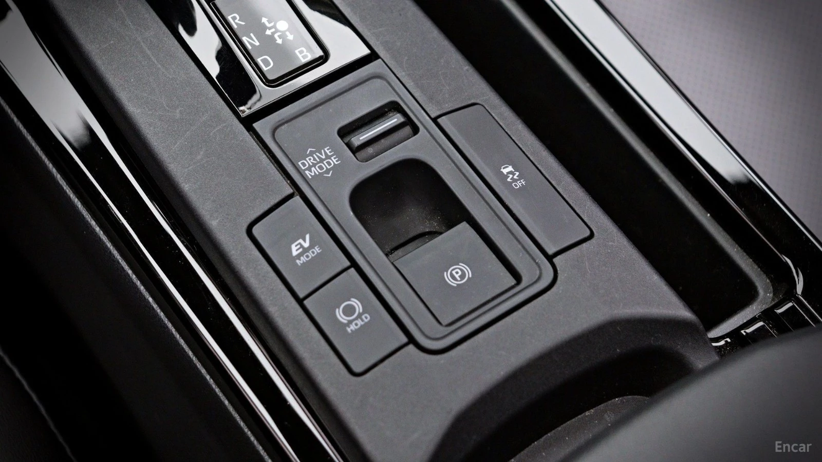 Toyota Prius * LED* ПАНО* KEYLESS* Camera* ПОДГРЕВ* , снимка 14 - Автомобили и джипове - 55571016