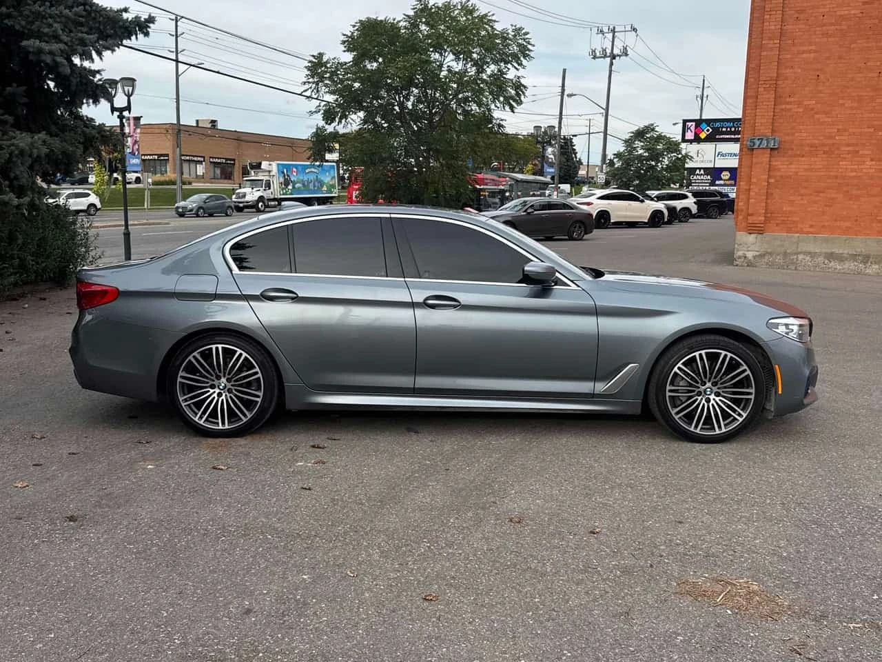 BMW 530 * 530i xDrive * АВТОКРЕДИТ БЕЗ ПЪРВОНАЧАЛНА ВНОСКА, снимка 3 - Автомобили и джипове - 56171980