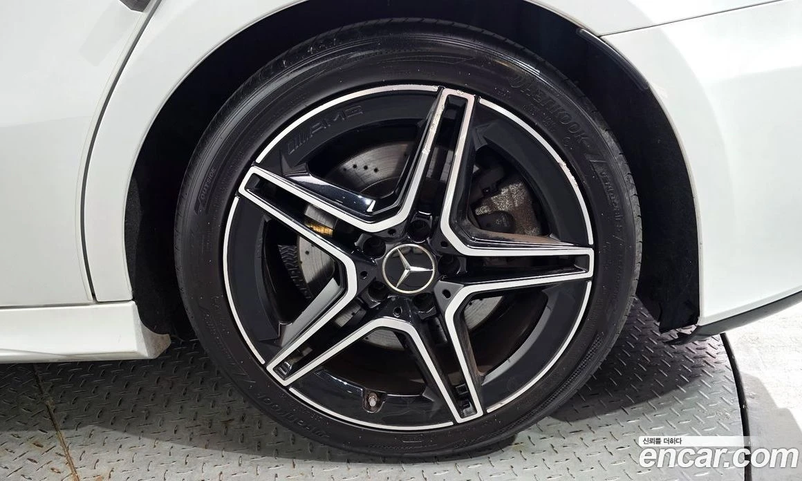 Mercedes-Benz A 35 4MATIC, снимка 7 - Автомобили и джипове - 56276911