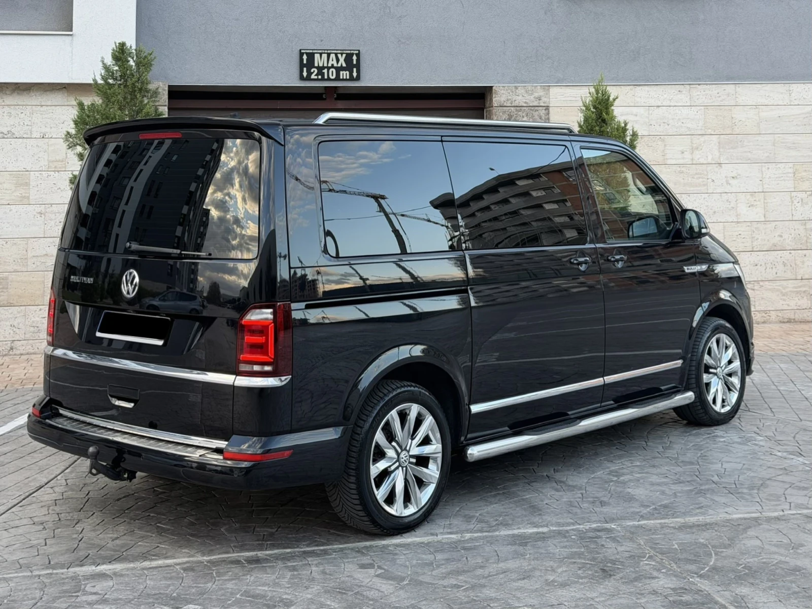 VW Multivan VIP Business FULL MAX 2.0TDI ЛИЗИНГ 100%, снимка 5 - Автомобили и джипове - 56336623
