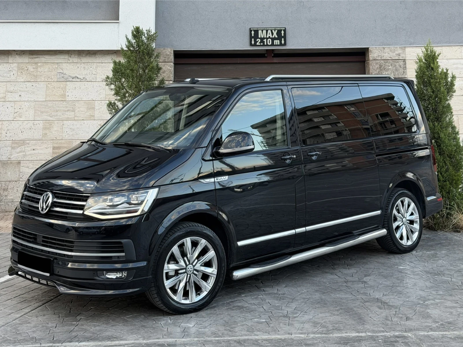 VW Multivan VIP Business FULL MAX 2.0TDI ЛИЗИНГ 100%, снимка 3 - Автомобили и джипове - 56336623