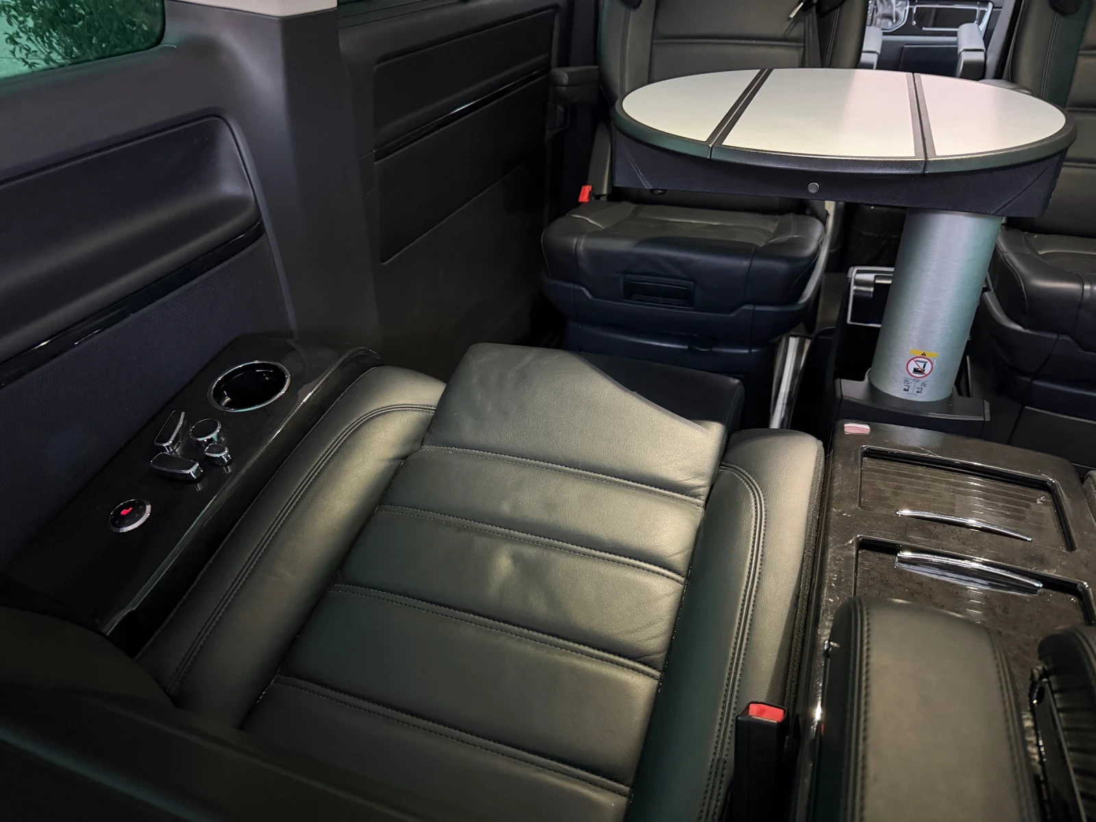 VW Multivan VIP Business FULL MAX 2.0TDI ЛИЗИНГ 100%, снимка 12 - Автомобили и джипове - 56336623