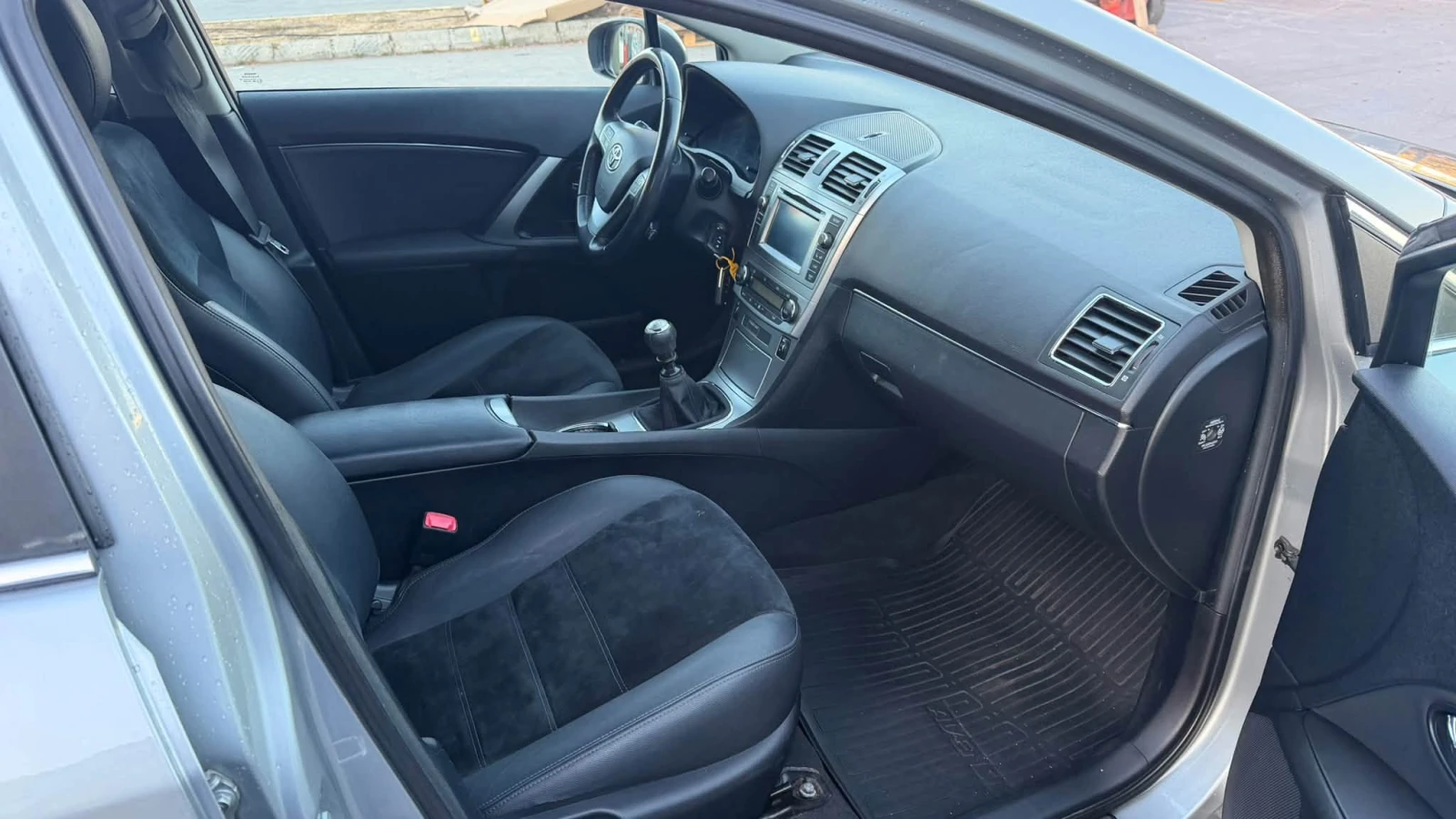 Toyota Avensis 1.8 БЕНЗИН  EURO5, снимка 10 - Автомобили и джипове - 56339602