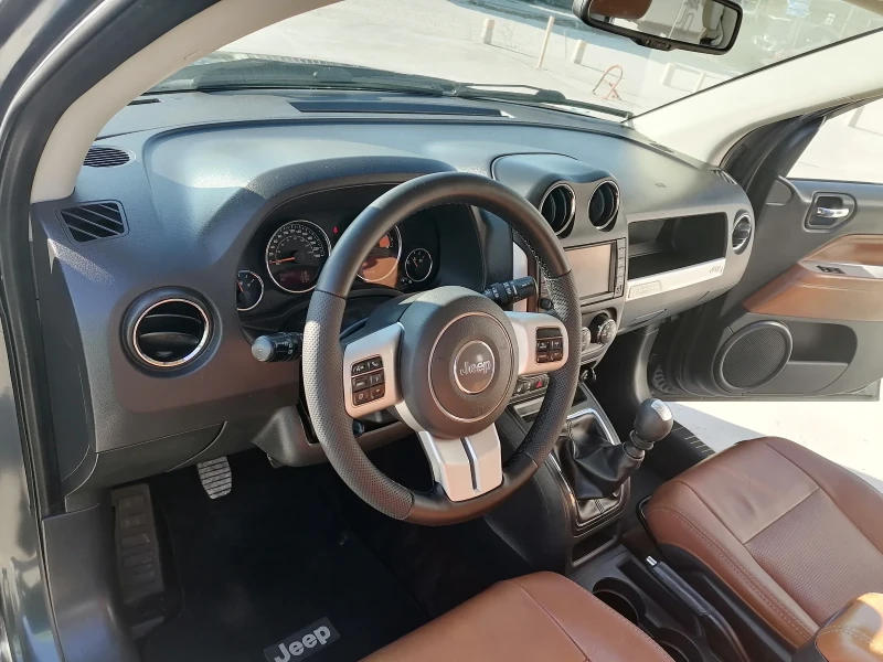 Jeep Compass * ДИЗЕЛ* * КОЖА* * НАВИГАЦИЯ* , снимка 15 - Автомобили и джипове - 47643907