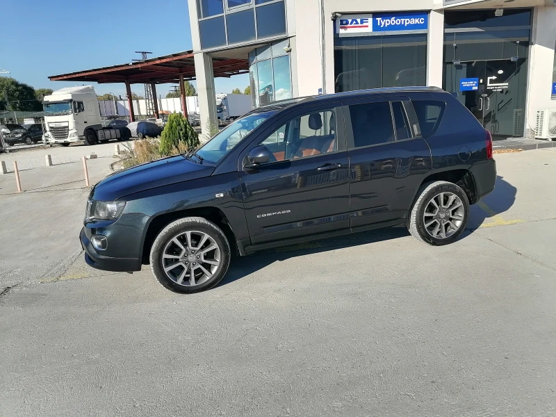 Jeep Compass * ДИЗЕЛ* * КОЖА* * НАВИГАЦИЯ* , снимка 9 - Автомобили и джипове - 47643907