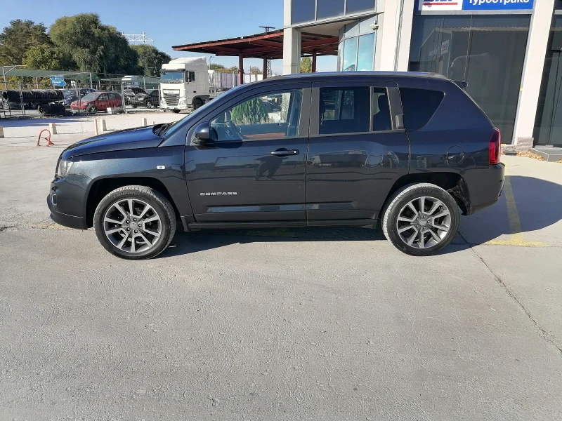 Jeep Compass * ДИЗЕЛ* * КОЖА* * НАВИГАЦИЯ* , снимка 3 - Автомобили и джипове - 47643907