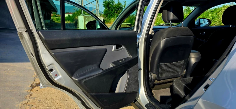 Kia Sportage, снимка 12 - Автомобили и джипове - 52278958