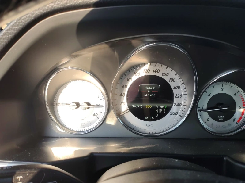 Mercedes-Benz GLK 250, снимка 3 - Автомобили и джипове - 52090654