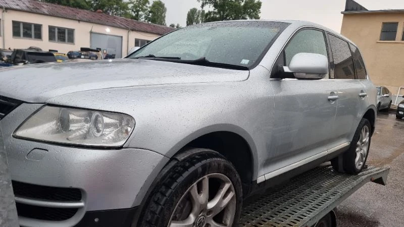 VW Touareg 3.2 на части, снимка 1 - Автомобили и джипове - 47214788