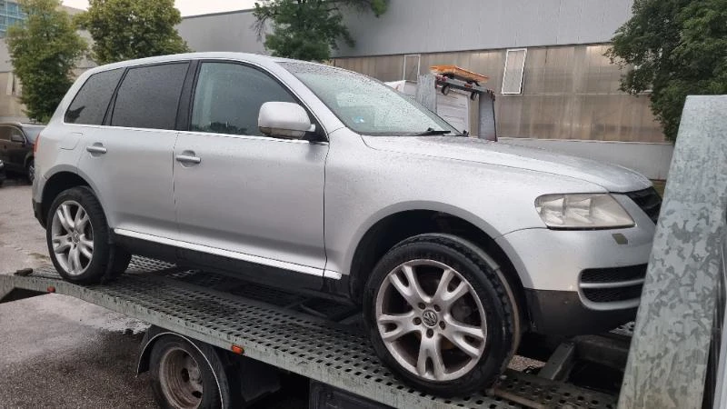 VW Touareg 3.2 на части, снимка 2 - Автомобили и джипове - 47532460