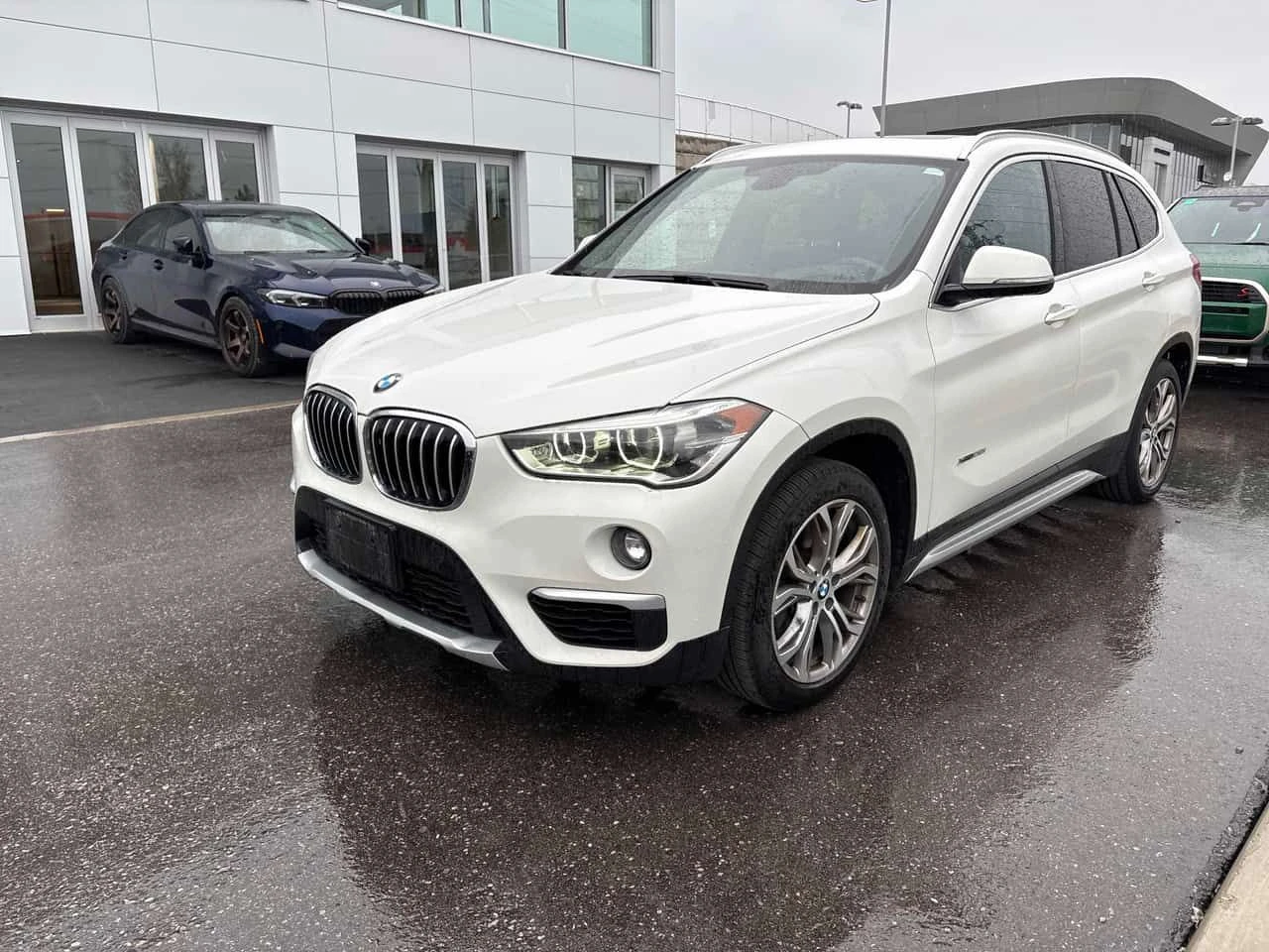 BMW X1 * xDrive28i * PANORAMA* ПОДГРЕВИ* ЕЛ. БАГАЖНИК* 