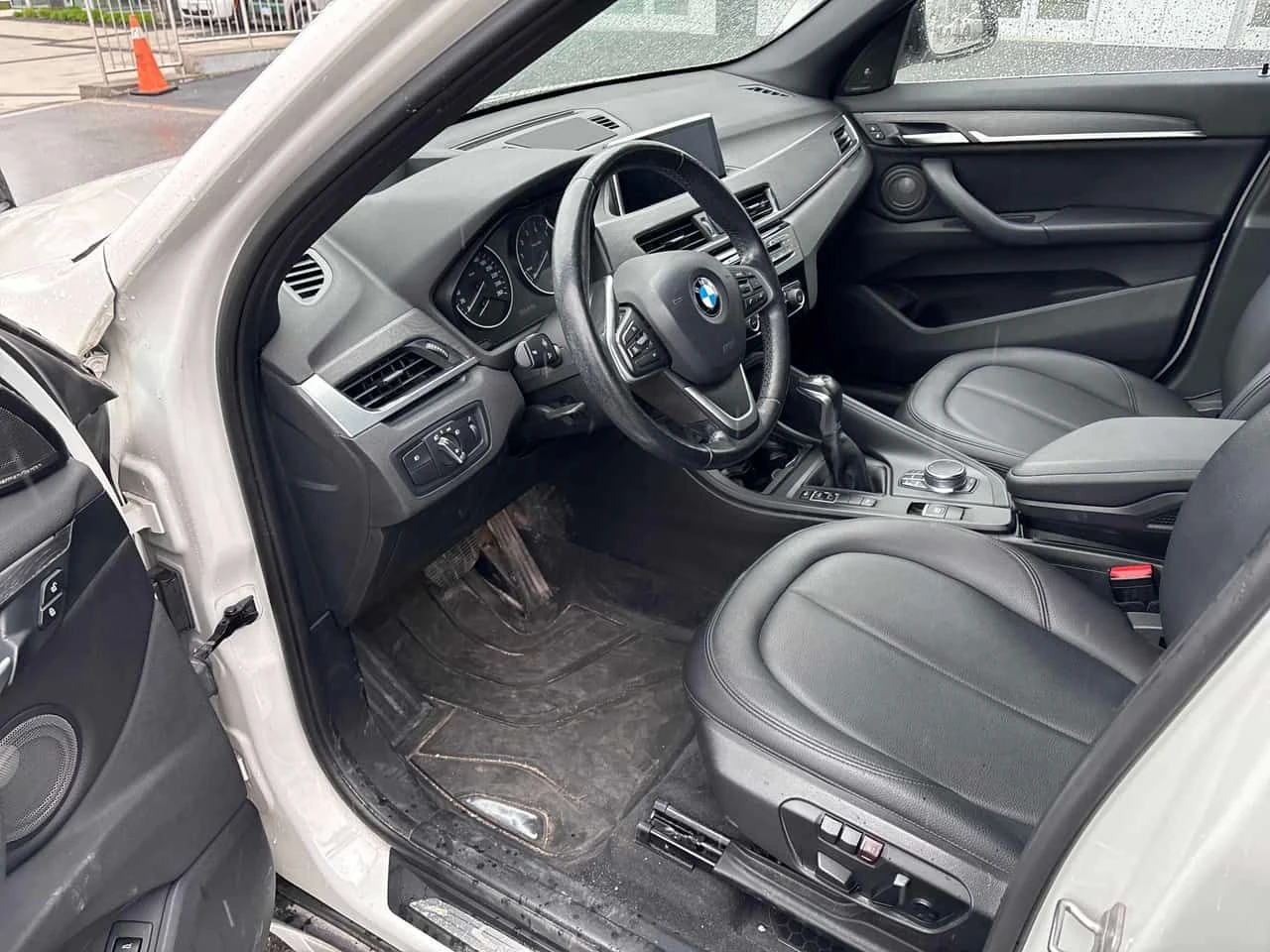 BMW X1 * xDrive28i * PANORAMA* ПОДГРЕВИ* ЕЛ. БАГАЖНИК* , снимка 5 - Автомобили и джипове - 54450620