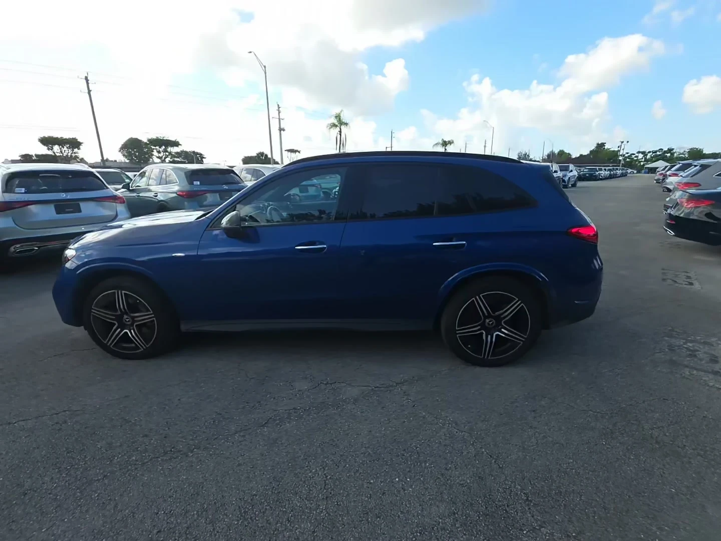 Mercedes-Benz GLC 350e 4MATIC AMG Line, снимка 2 - Автомобили и джипове - 55008307
