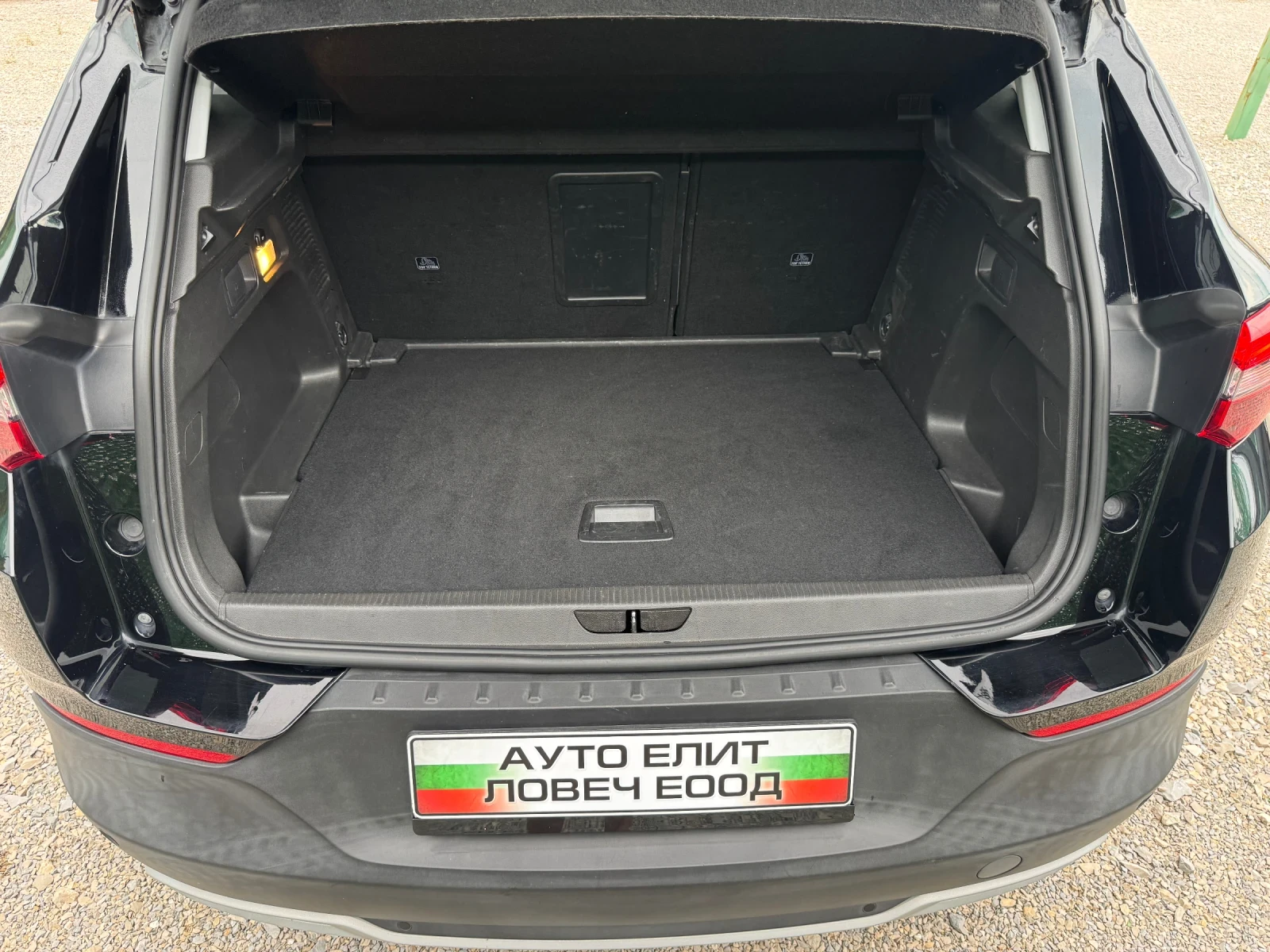 Opel Grandland X Автомат, Keyless, Denon, Adaptive LED , снимка 13 - Автомобили и джипове - 55792639