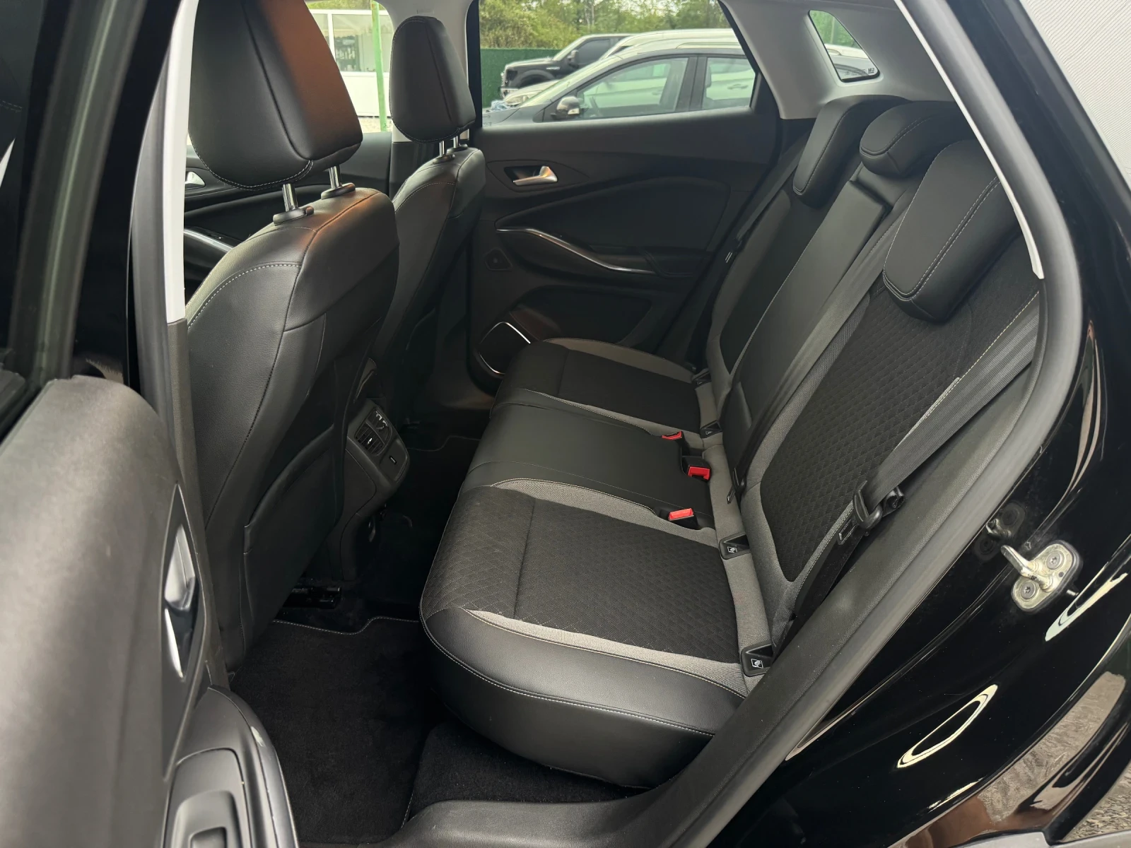 Opel Grandland X Автомат, Keyless, Denon, Adaptive LED , снимка 10 - Автомобили и джипове - 55792639