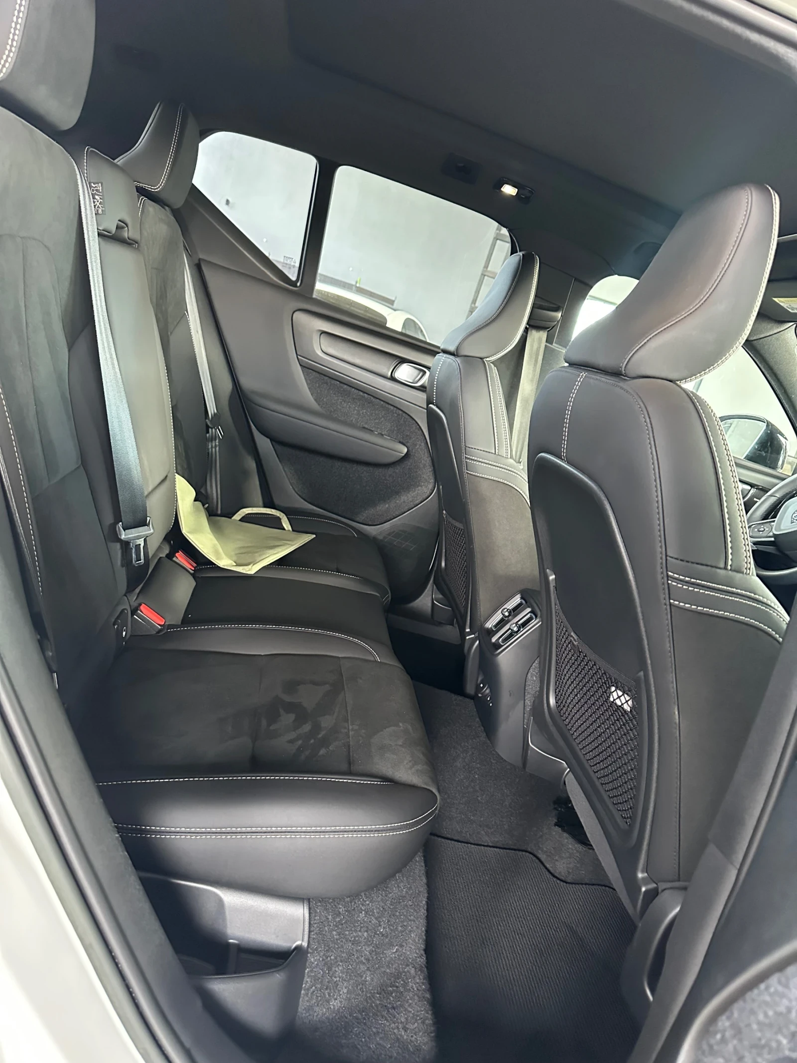 Volvo XC40 Recharge  twin motor, снимка 7 - Автомобили и джипове - 56533376