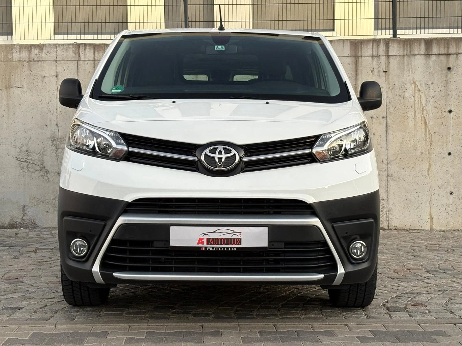 Toyota Proace 2.0d/6 speed/NAVI/KAM/MULTY/30 хил.км.!!! - изображение 2