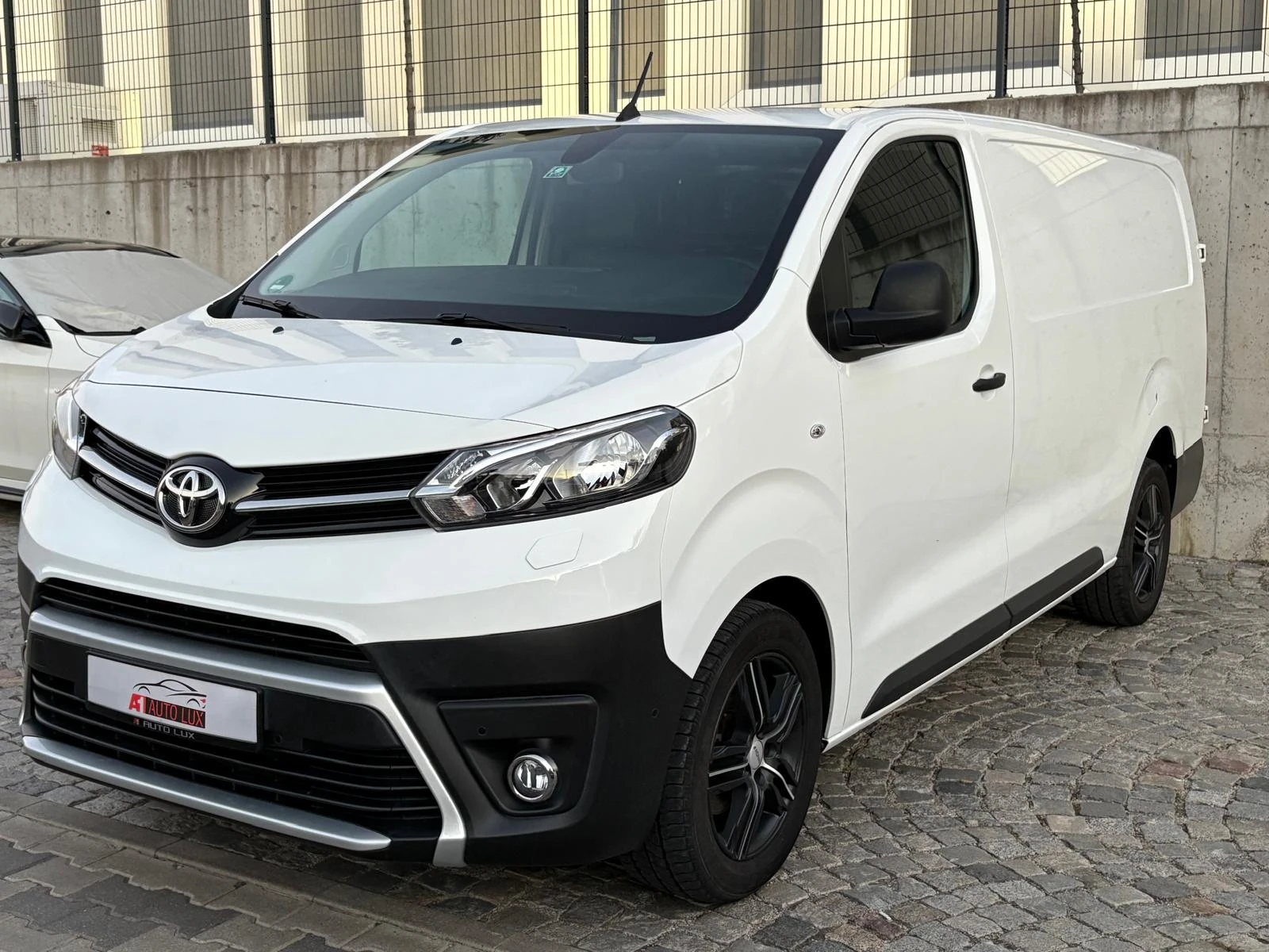 Toyota Proace 2.0d/6 speed/NAVI/KAM/MULTY/30 хил.км.!!! - изображение 3