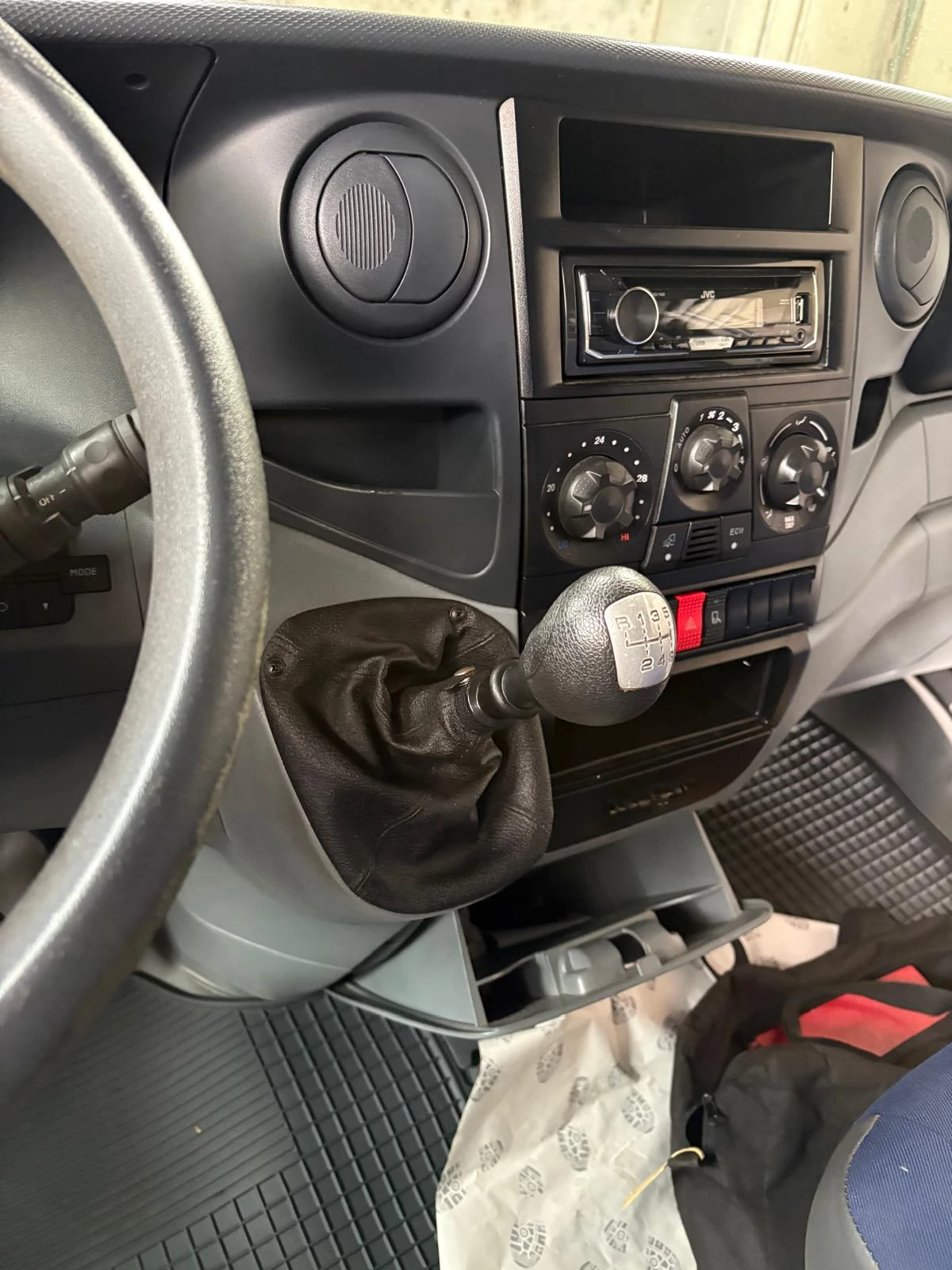 Iveco Daily 35C15 3.5т - изображение 9