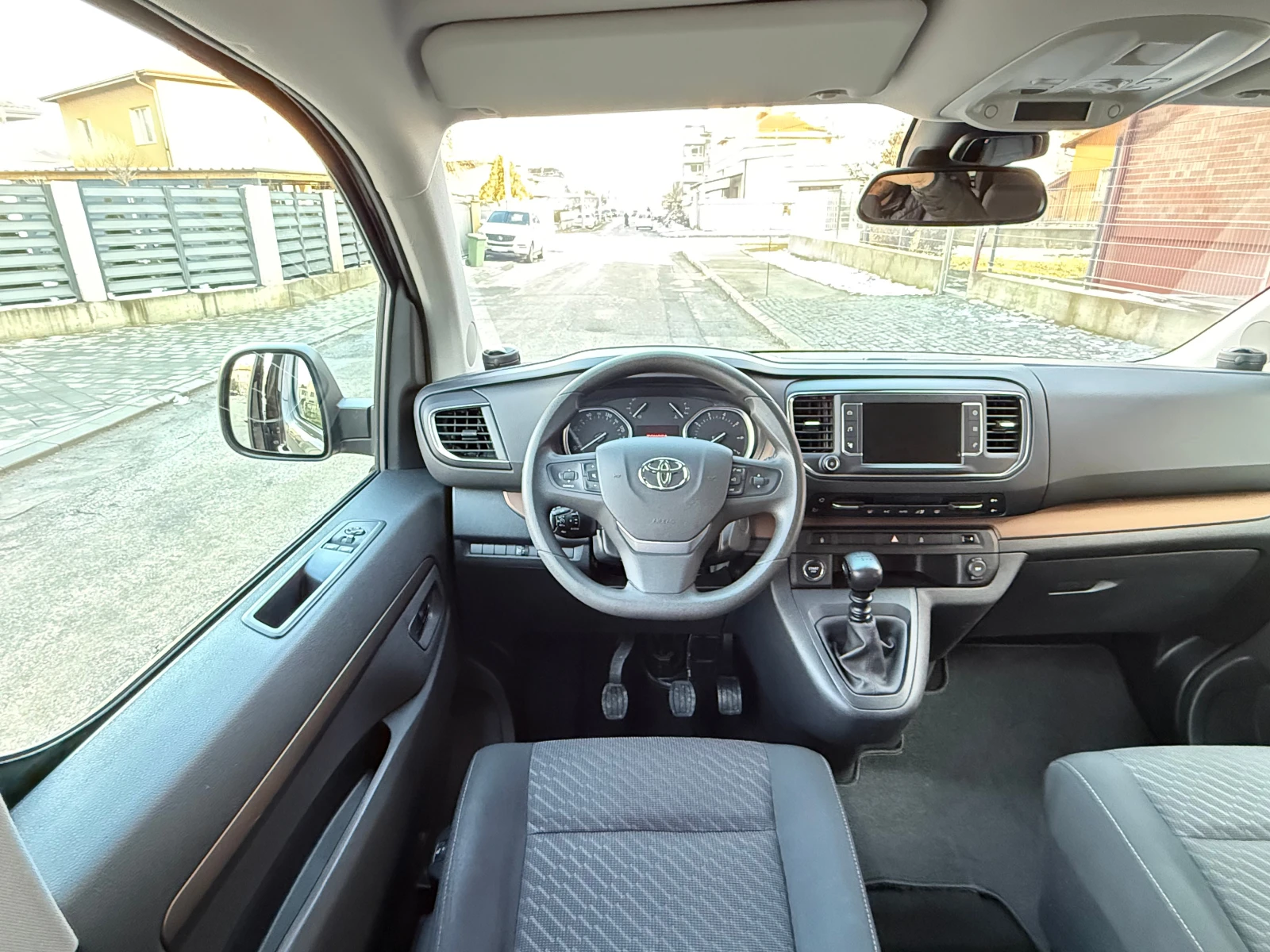 Toyota Proace VERSO-2.0HDI-8м-ШВЕЙЦАРИЯ-TOP - изображение 10