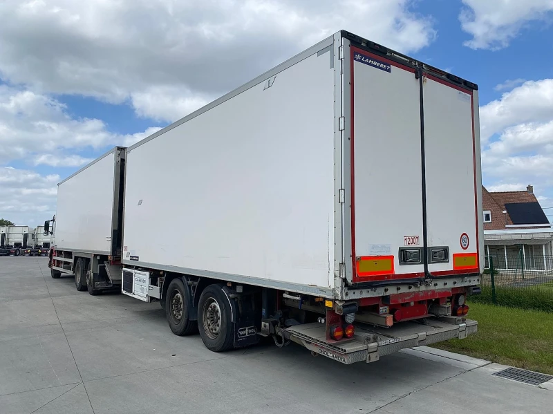 Volvo Fm 340 + Vanhool (Хладилно), снимка 9 - Камиони - 50670146