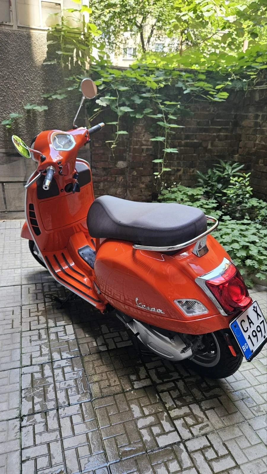 Vespa GTS 300 HPE E5 ARANCIO IMPULSIVO - изображение 6