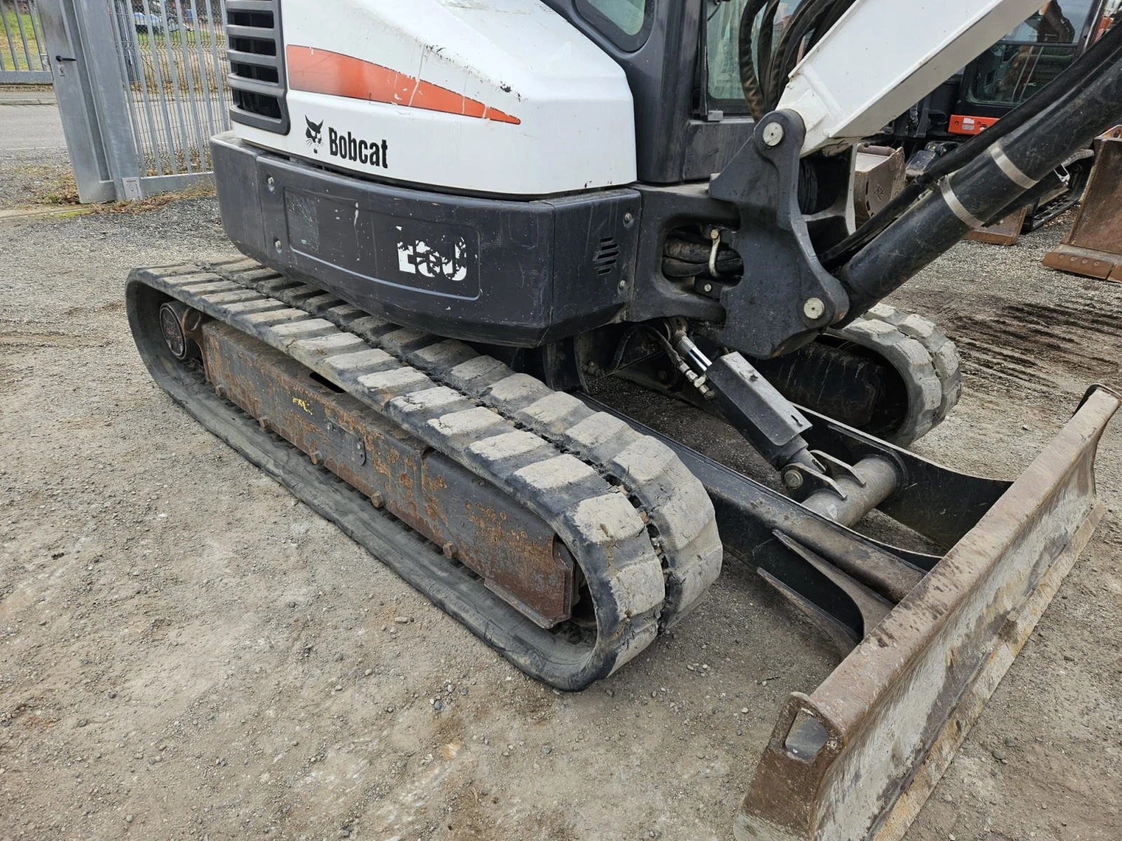 ����� Bobcat E 50 | Mobile.bg � ����������� 12